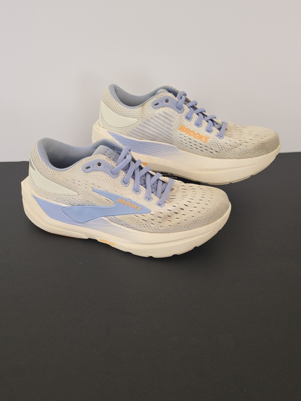 Brooks Ghost MAX 3 Women's Running Shoes in Light Gray and Lavender size 7